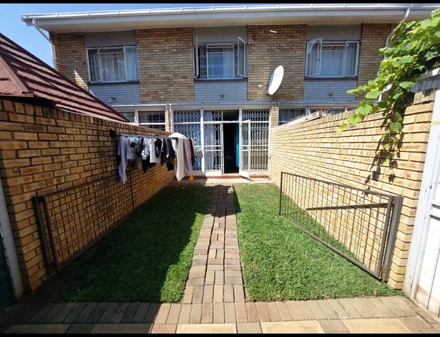 2 BEDROOM TOWNHOUSE TO LET IN GEZINA